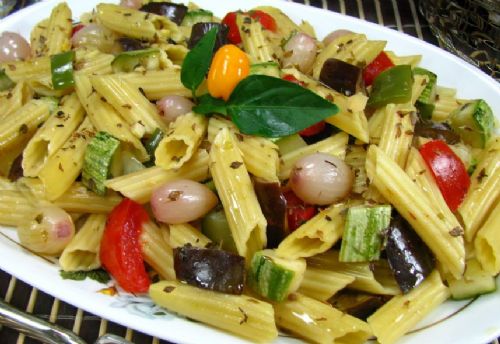 Prepare este delicioso penne com legumes (ratatouille)