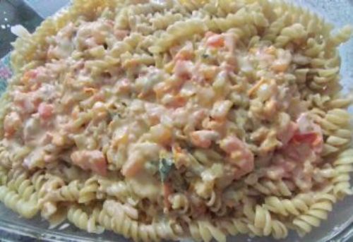 Prepare macarro com este delicioso molho de queijos