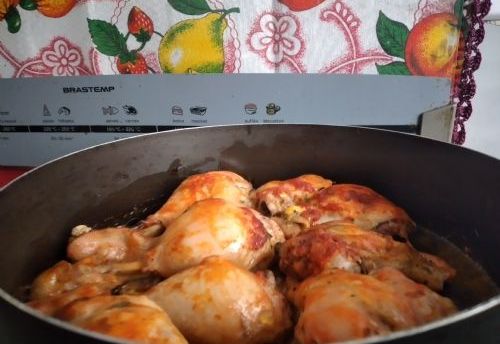 Coxas e sobrecoxas de frango assadas e o segredo  a marinada