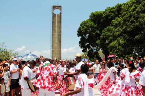 Macap, nica capital cortada pela linha do Equador, faz 257 anos