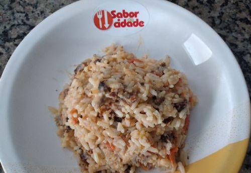 Veja como reaproveitar sobras e fazer arroz cremoso com carne