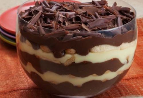 Este pav de chocolate  uma sobremesa especial