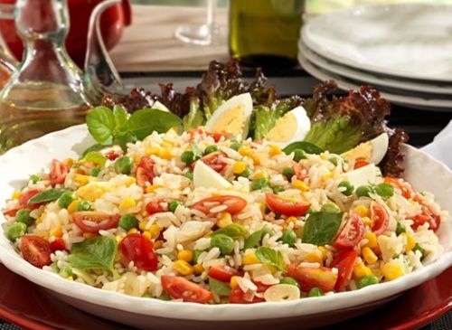 Arroz vira o prato principal nesta salada