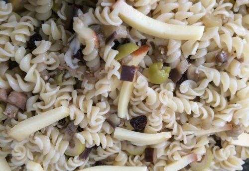 Macarro ao azeite com berinjela e provolone fica timo