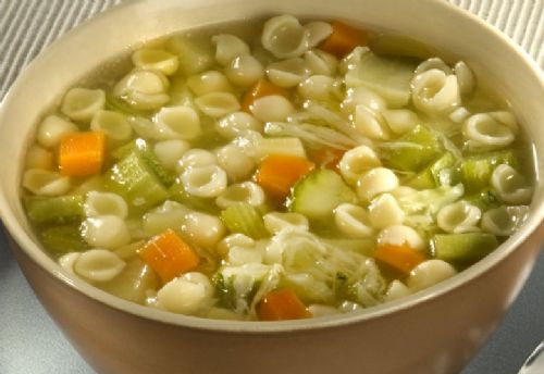 Minestrone  uma sopa que combina com noites frias