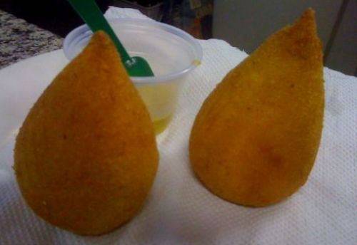 18 de maio  o Dia Nacional da Coxinha. Veja receita desta delcia