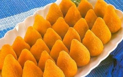 Coxinha sem frango  recheada com milho, provolone e catupiry