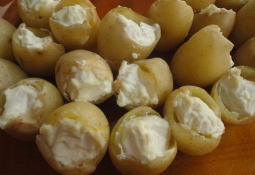 Veja que delcia estas batatas recheadas com cream cheese