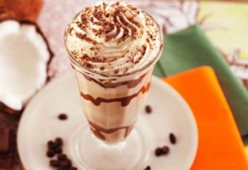 Faa um delicioso frap de coco com caf