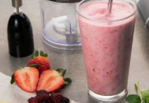 Combata o calor com smoothie de banana e frutas vermelhas