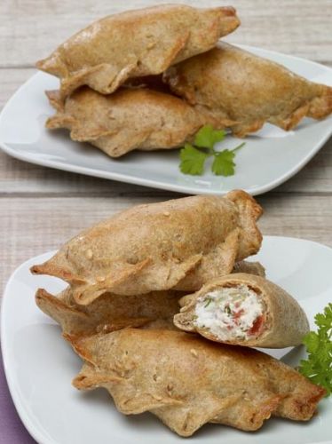 Recheio deste pastelzinho  polenguinho e creme de ricota