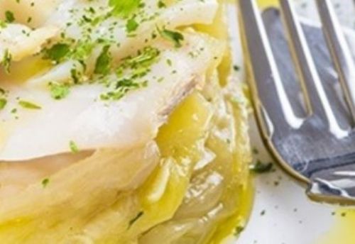 Prepare esta bacalhoada de forno com batata palha