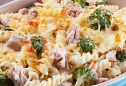 Prepare este delicioso macarro de forno com atum