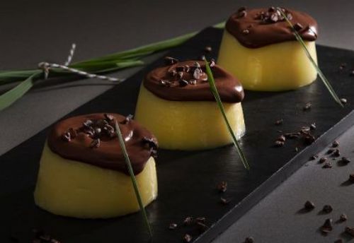 Flan de chocolate com cidreira  saboroso e refrescante