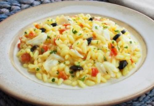 Prepare este delicioso risoto de bacalhau