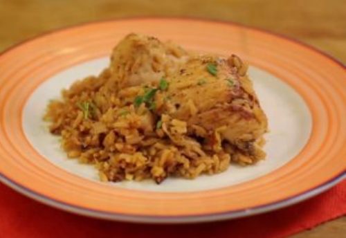 Prepare este delicioso arroz com frango e alho-por