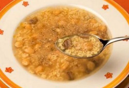 Sopa de gro-de-bico com farofa de biscoito  fcil e deliciosa