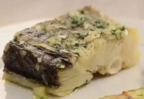 Bacalhau na brasa  uma delcia bem fcil de preparar