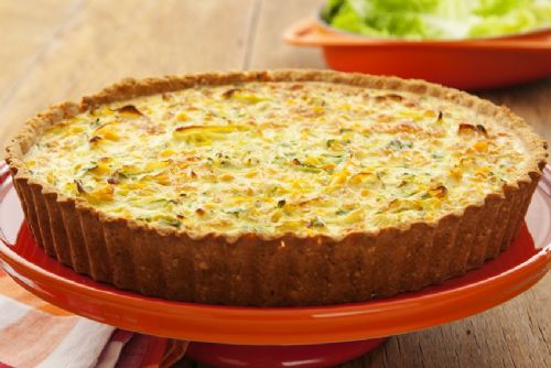Biscoito cream cracker é a base deste quiche de legumes